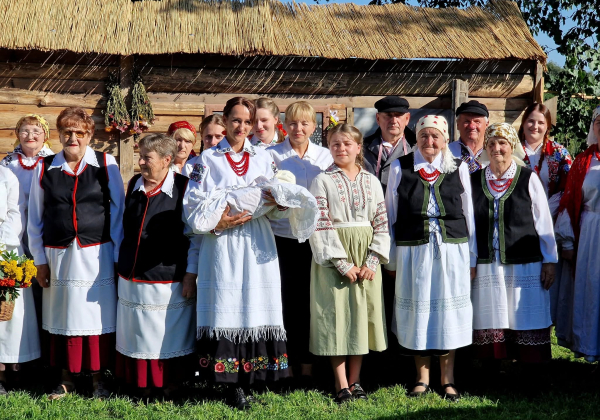 fot. Biblioteka Komunalna z siedzibą w Majdanie Górnym / Różowa Walizka
